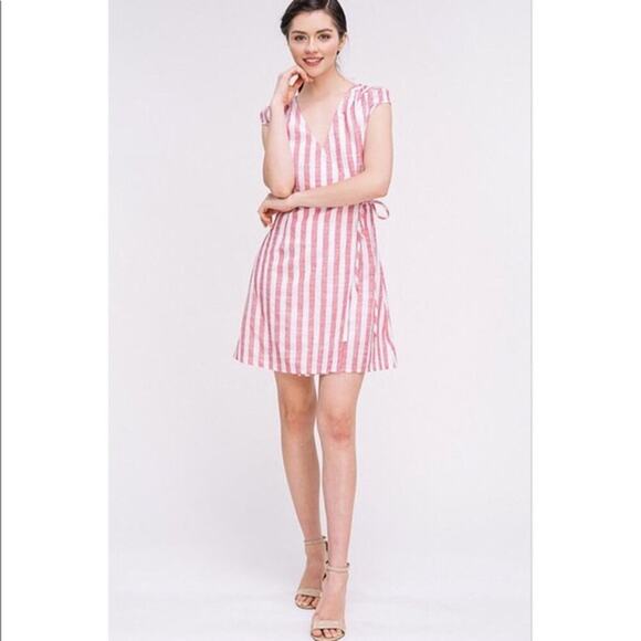 NWT Listicle Red & White Striped Wrap Dress Puff Cap Sleeves - Size Small - Picture 1 of 11